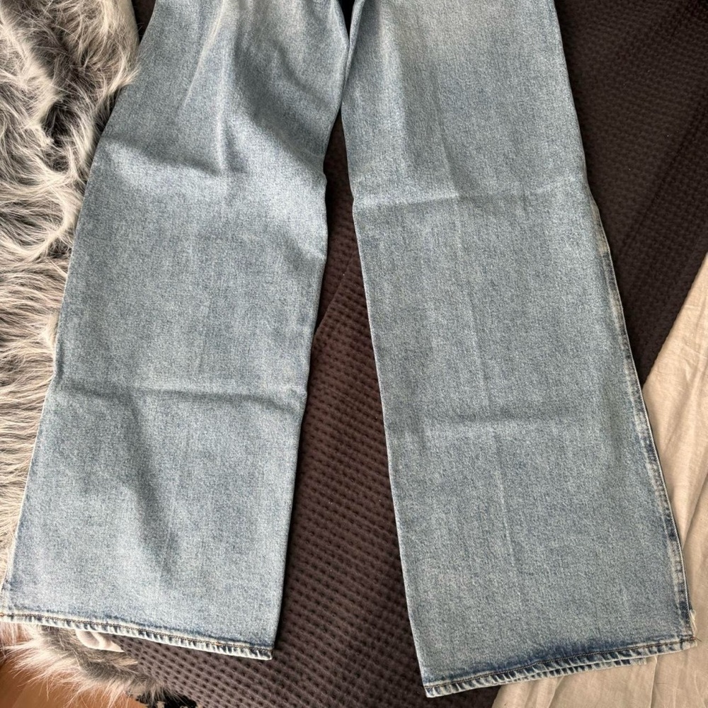 Good American Skate Jeans - Picture 6 of 10
